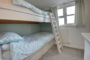 35-bunk-bedroom