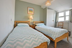 35-twin-bedroom